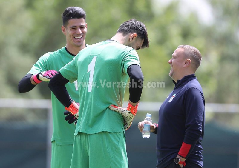 پیام - بیرو: جنگ خنده در تیم ملی! (عکس)