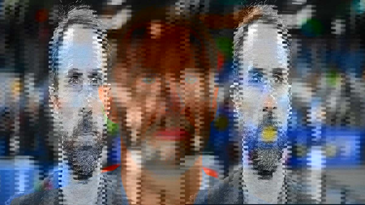 1886219