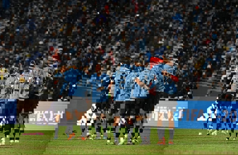 1886325