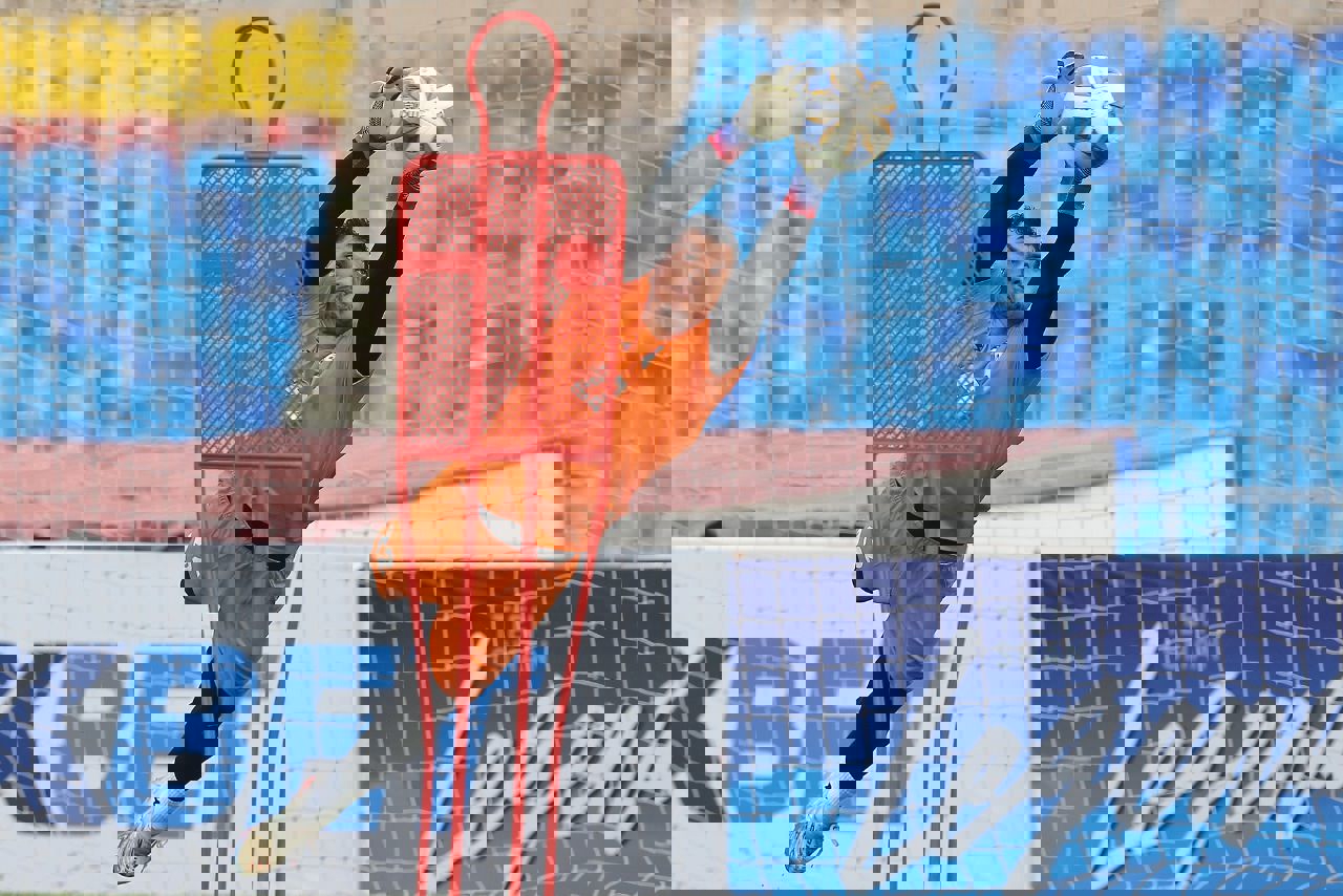 1886585