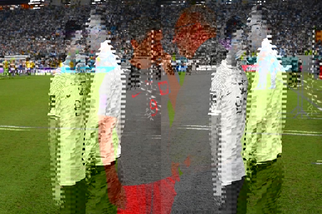 1886616