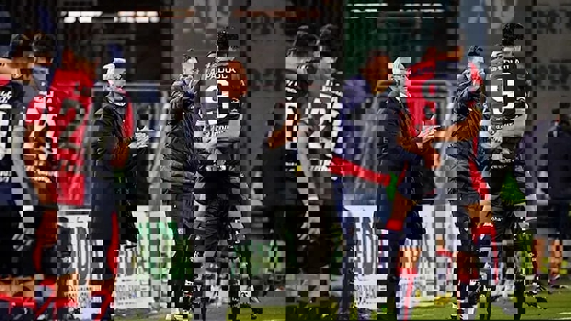 1886661