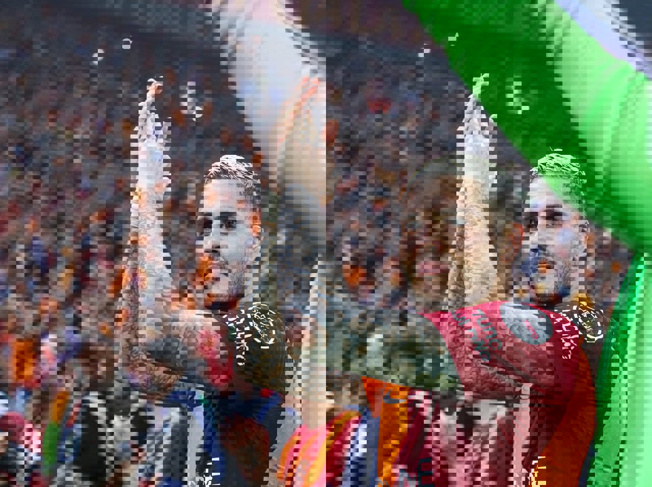 1886996