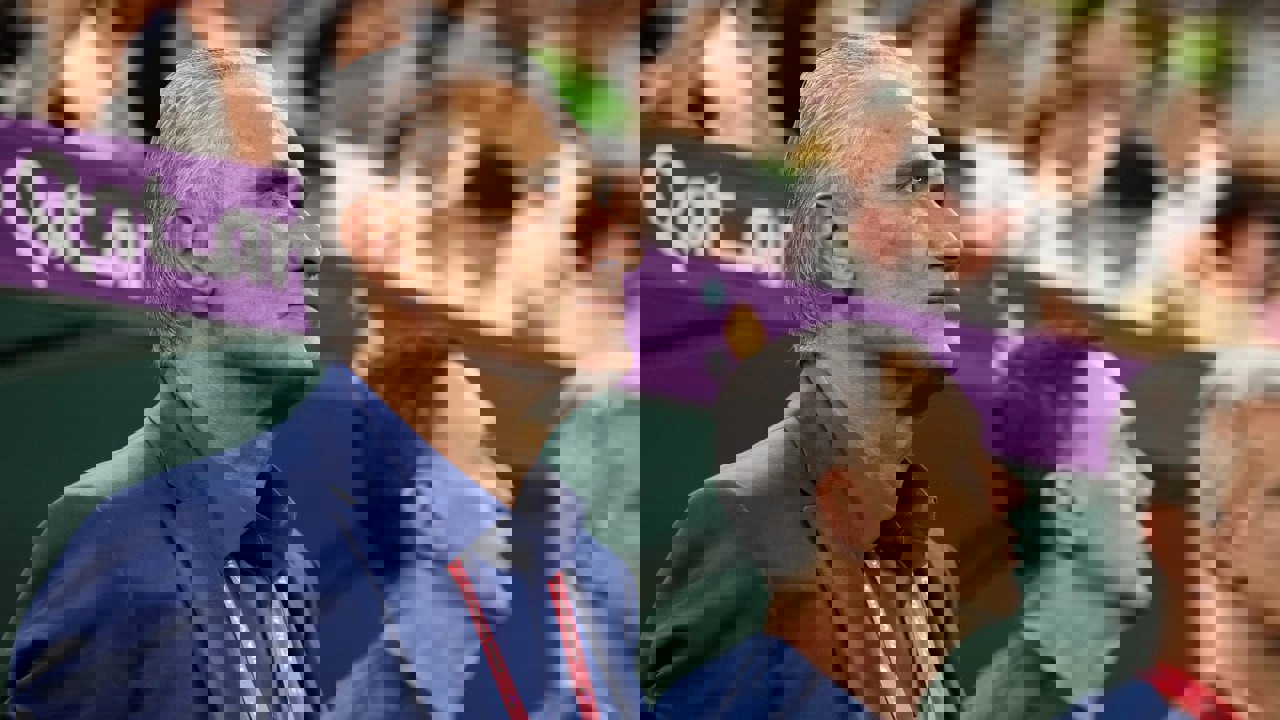 1886979