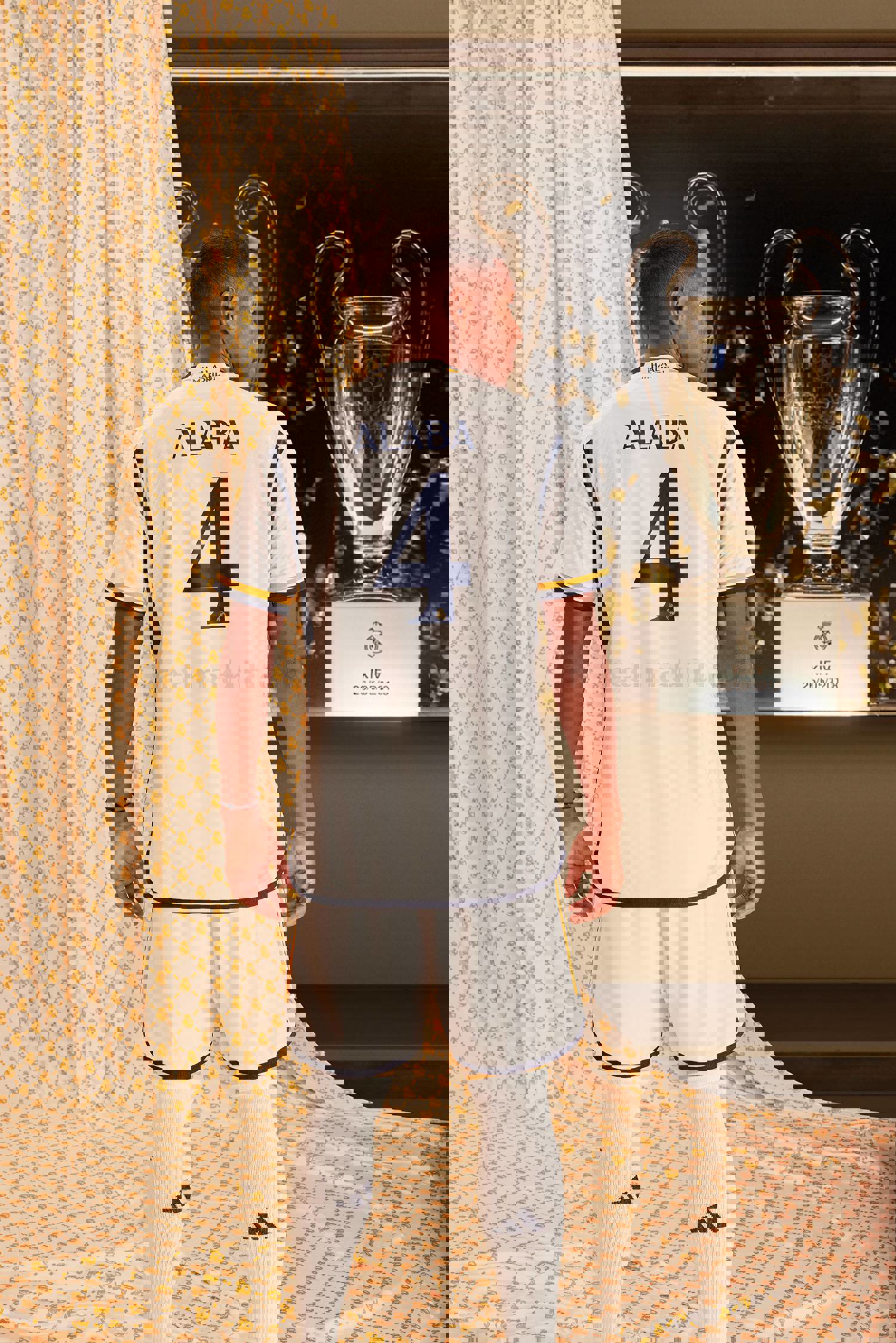 1887128