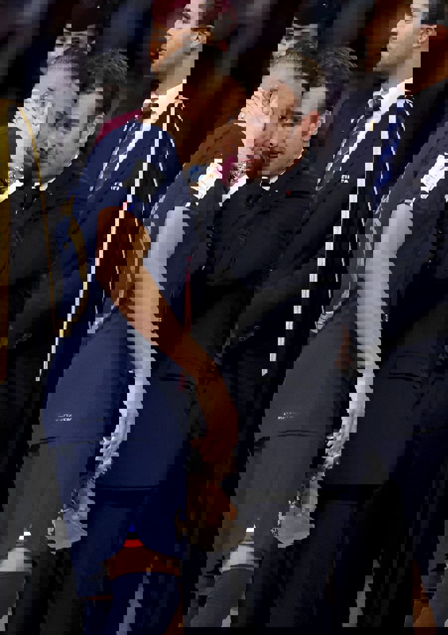 1887313