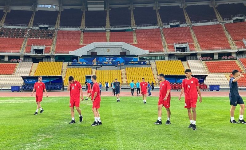 نوجوانان ایران در استادیوم صعود به جام جهانی (عکس)