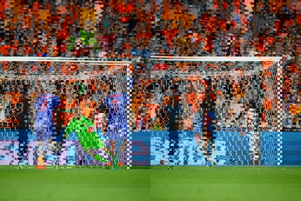 1887403