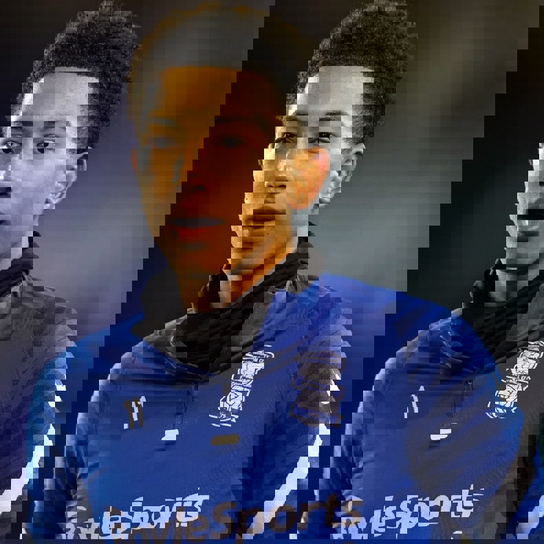 1887379