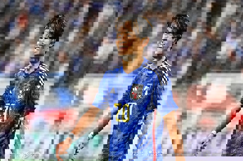 1887581