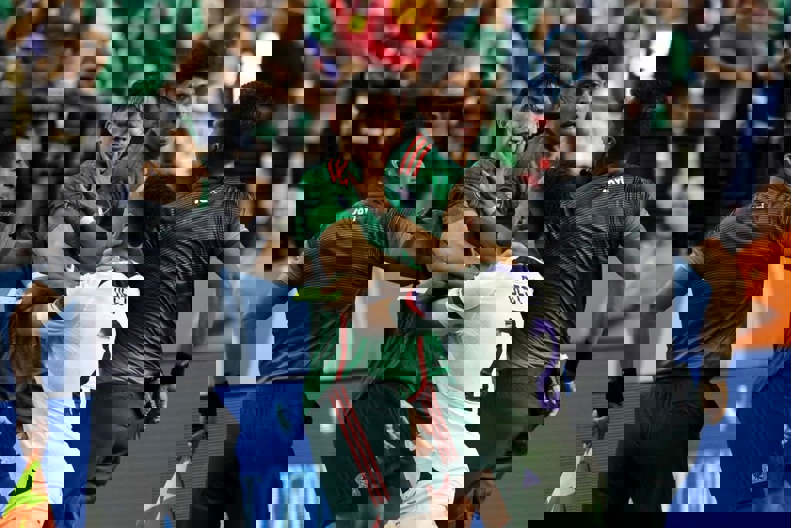 1887809
