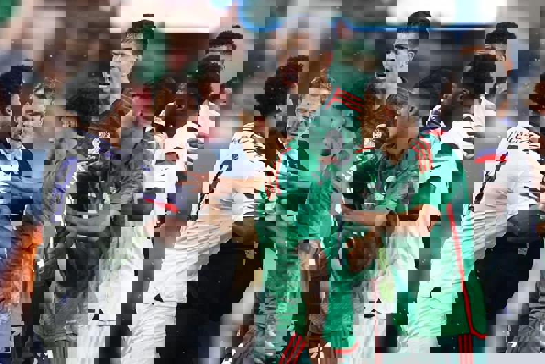 1887813