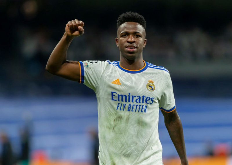 نژادپرستی فقط در زمین فوتبال وجود ندارد / وینیسیوس بعد از قبول ریاست: صدای همه هستم!