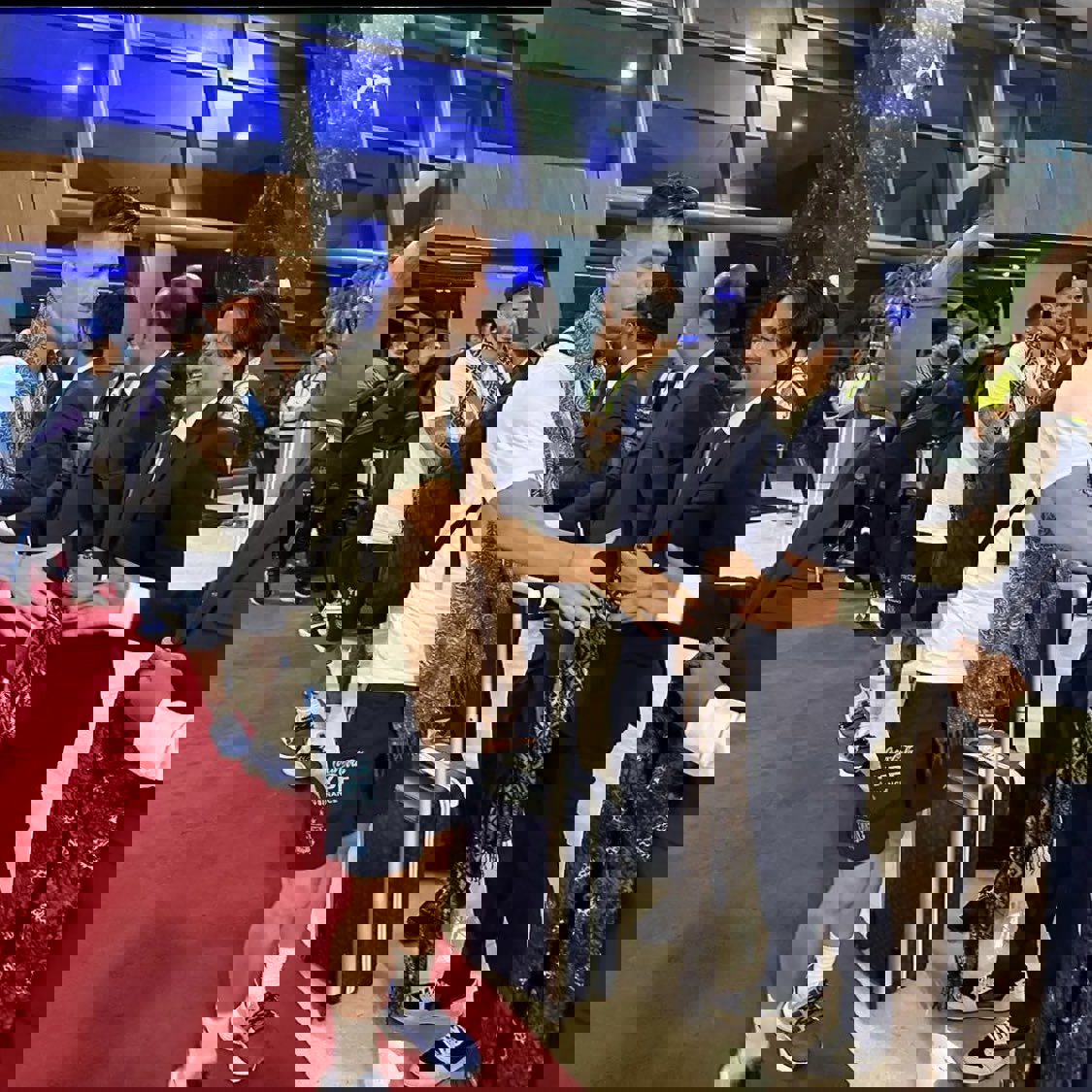 1888296