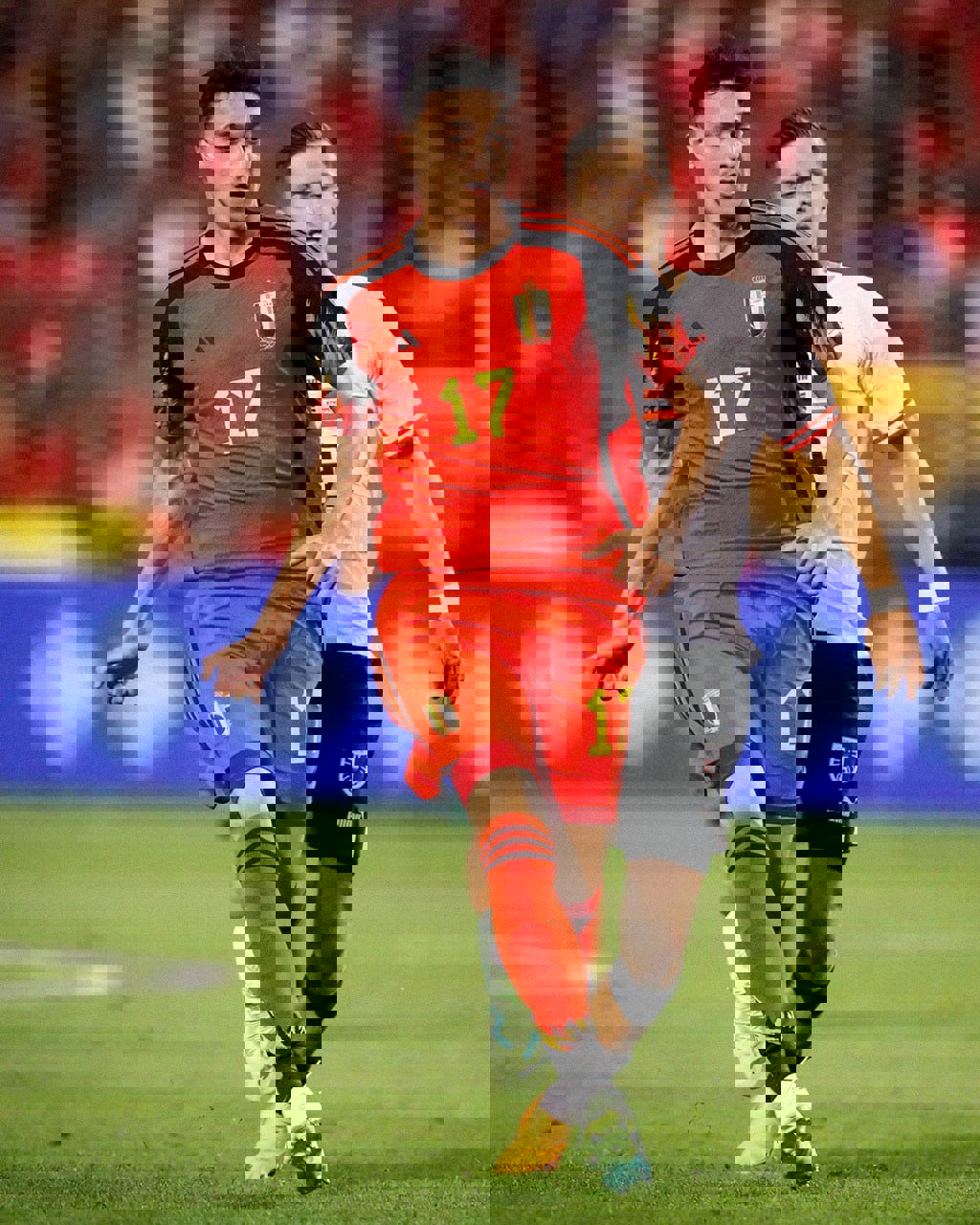 1888472