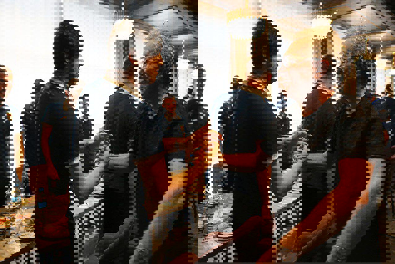 1888635