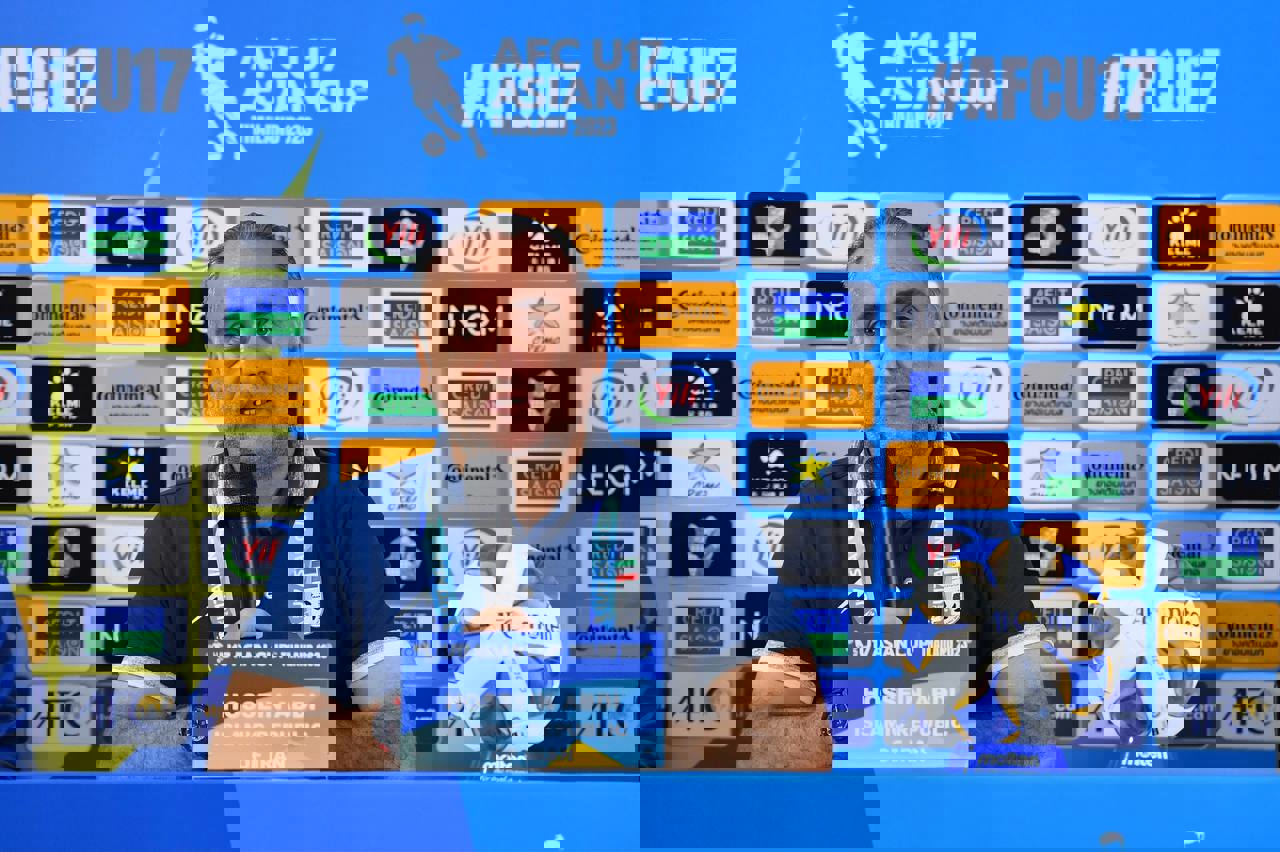 1889206
