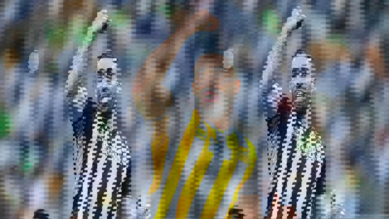 1889003