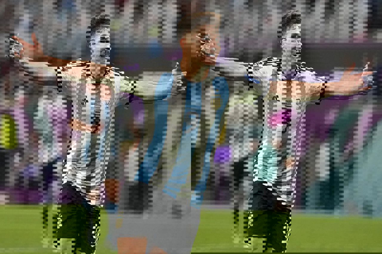 1889147