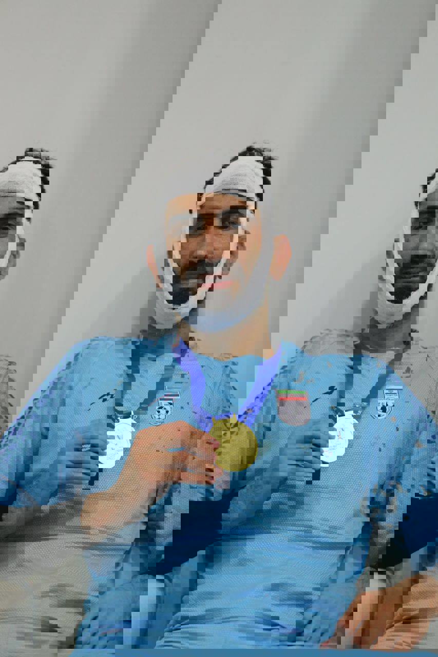 1889557