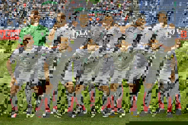 1889299