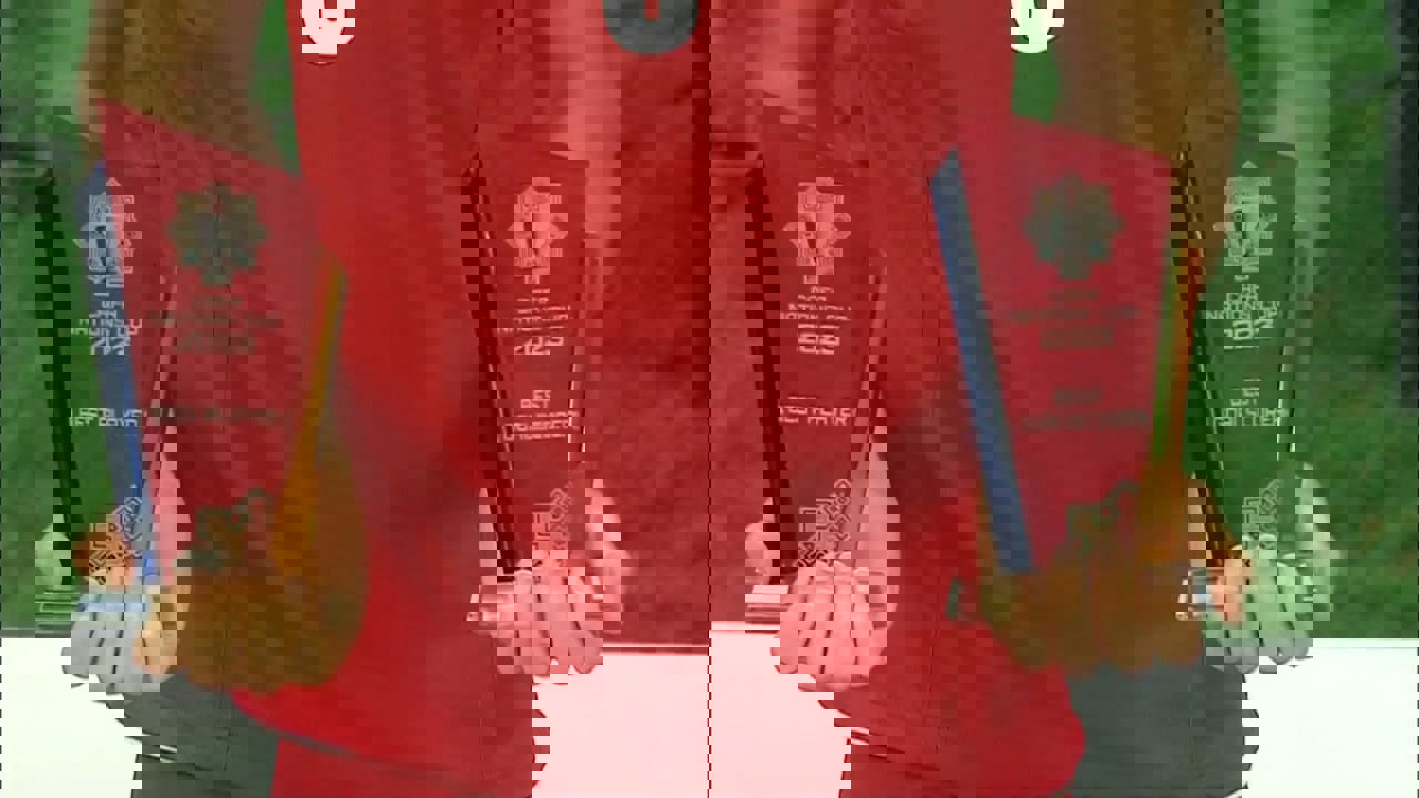 1889522