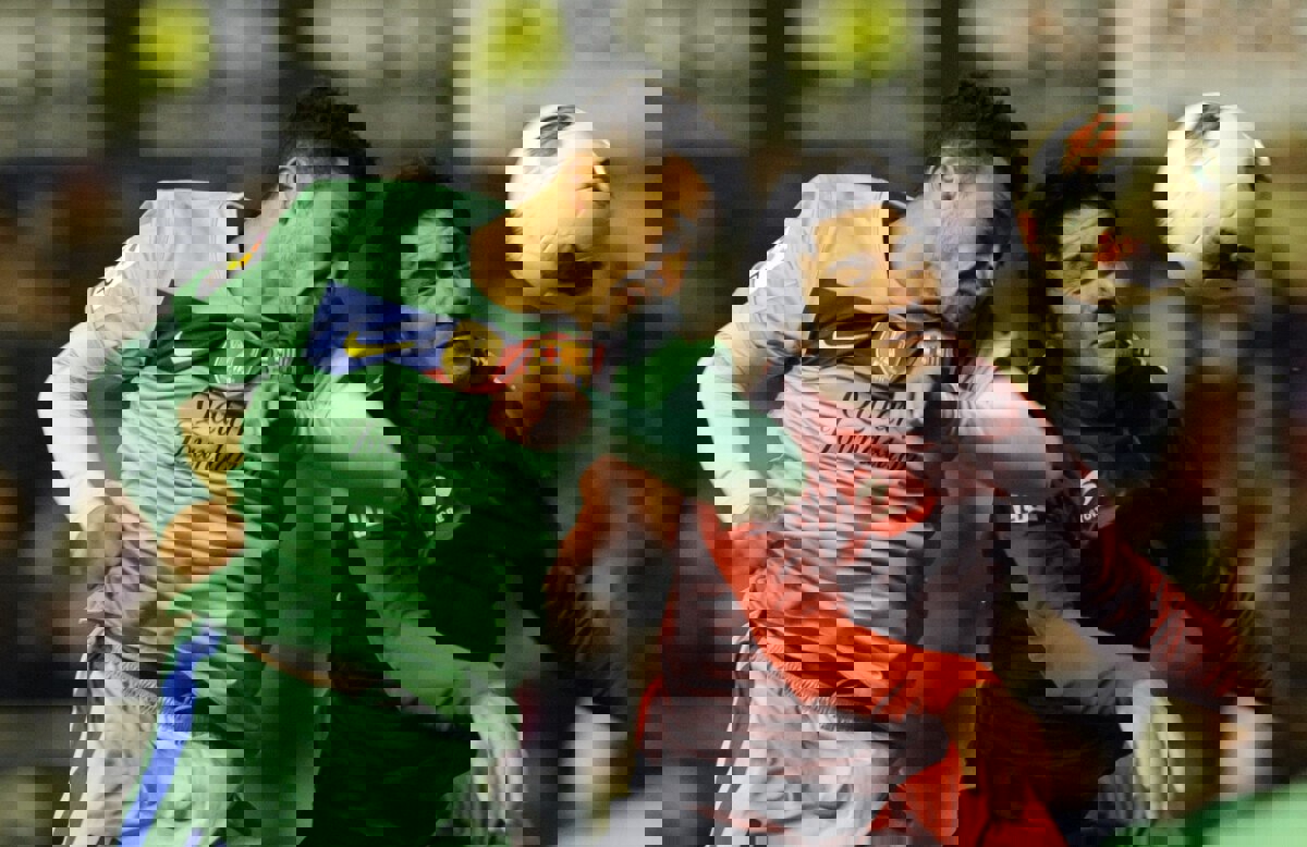 1889562