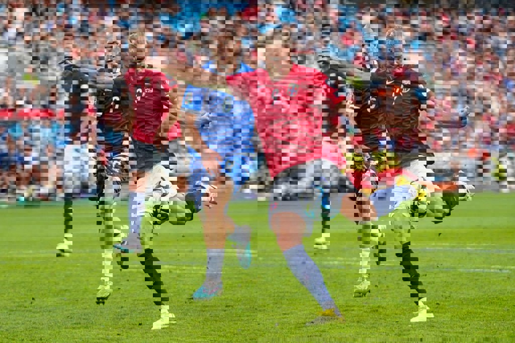 1889592