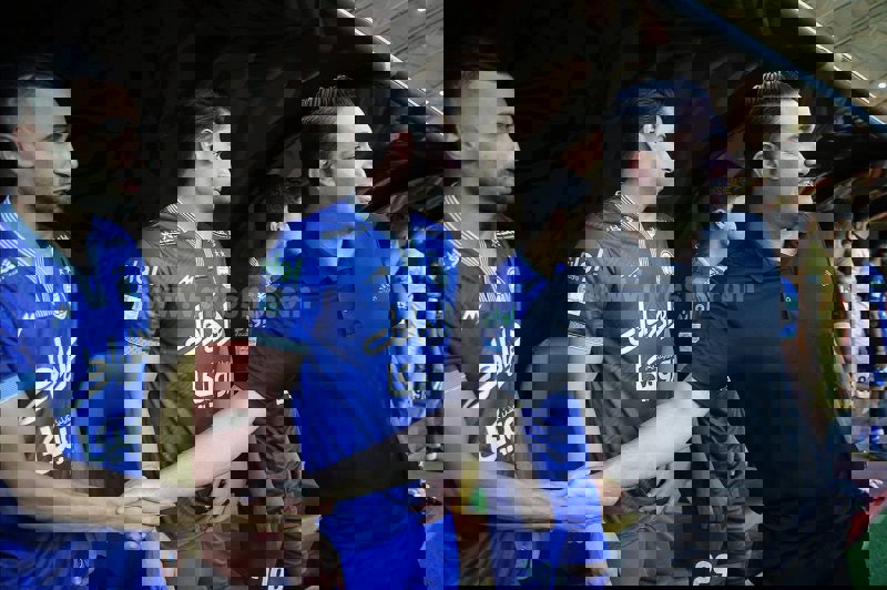 1889565