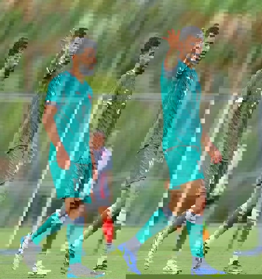 1889672
