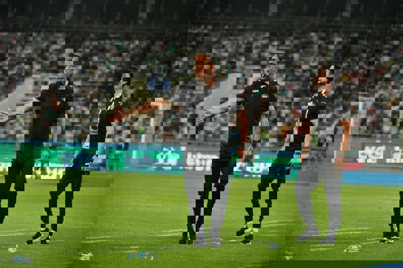 1889633