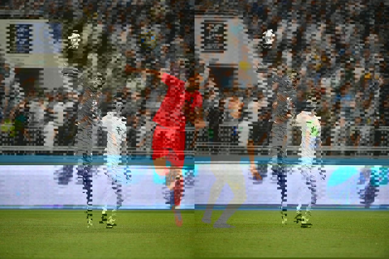 1889737