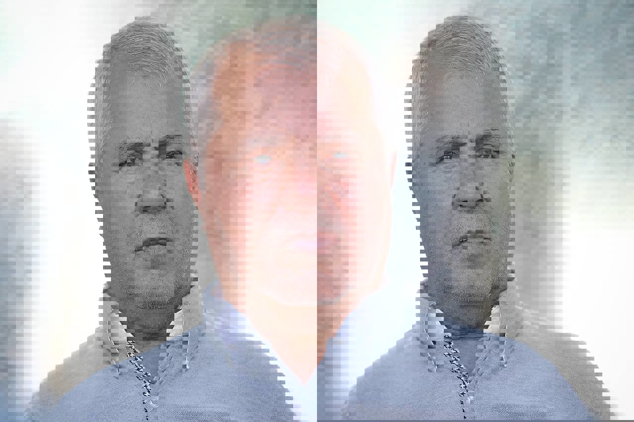 1889843