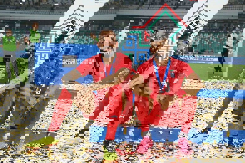 1890067