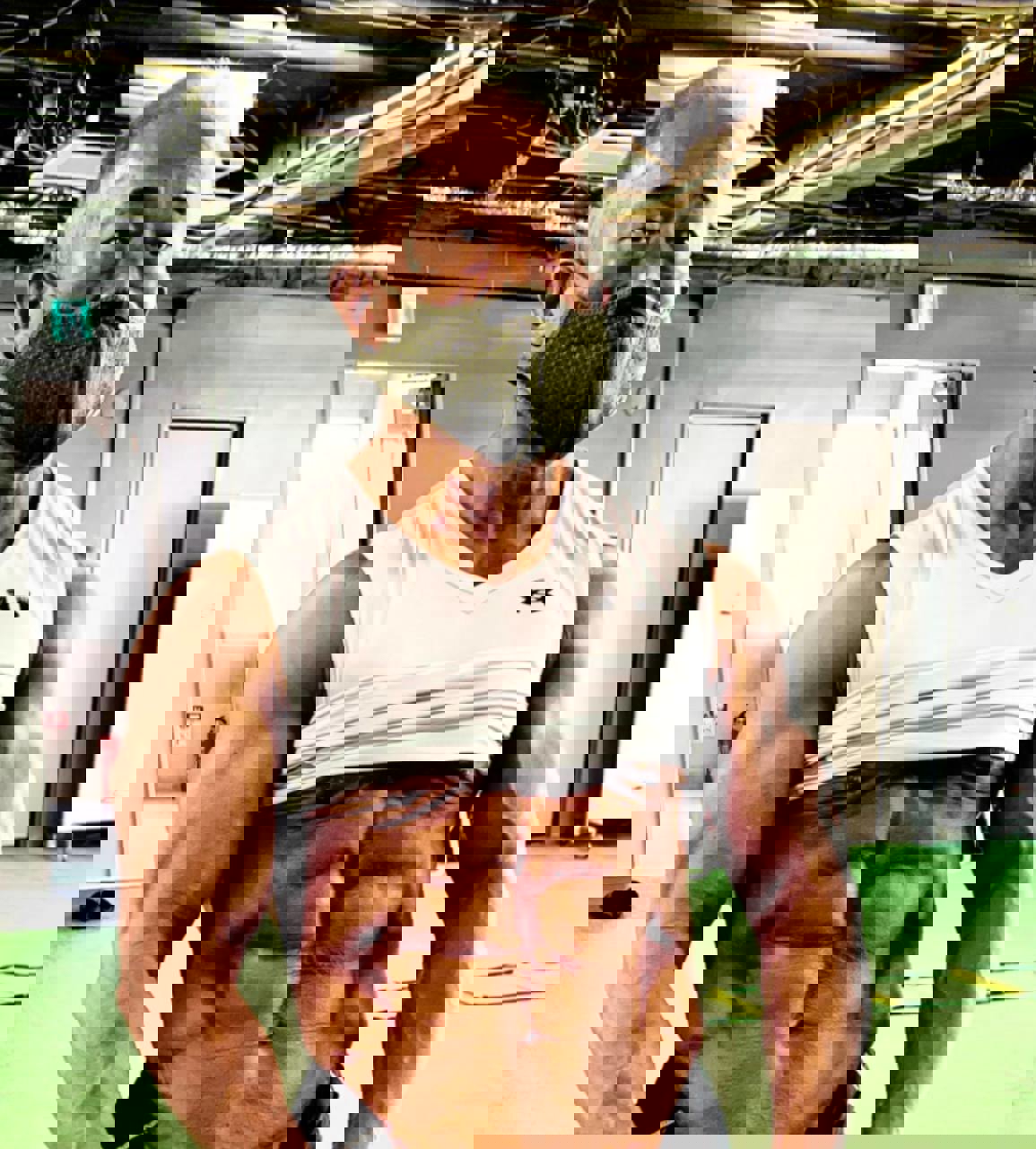 1890129