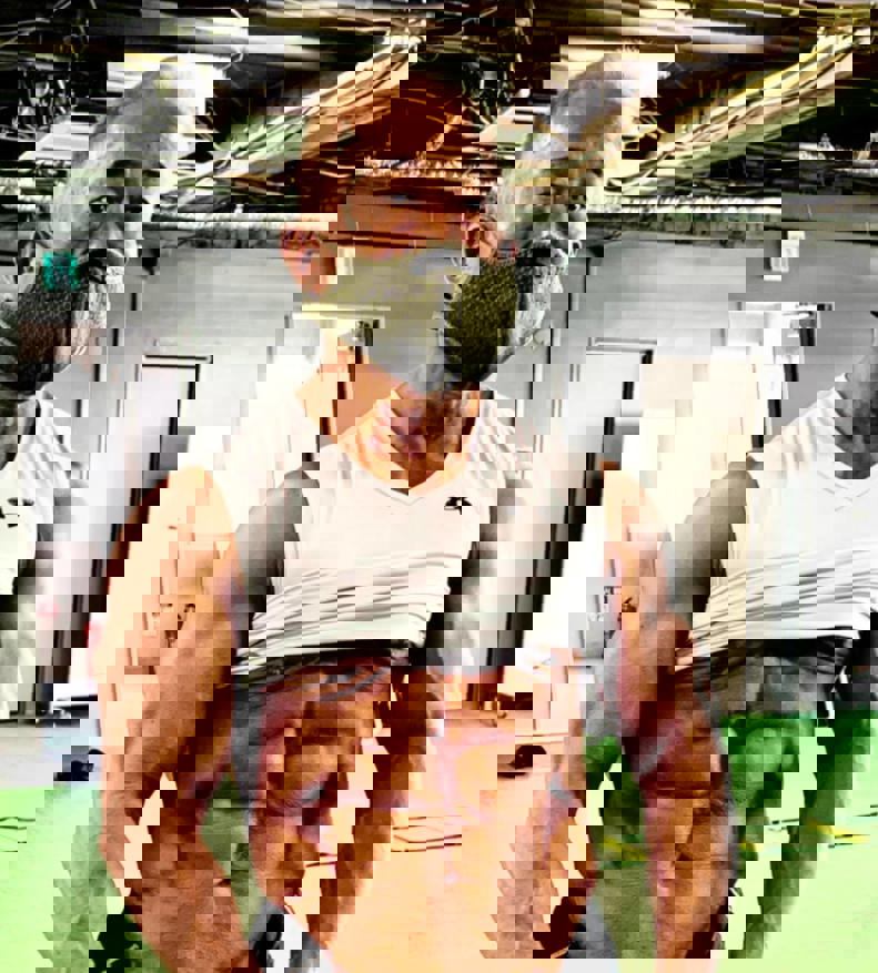 1890129