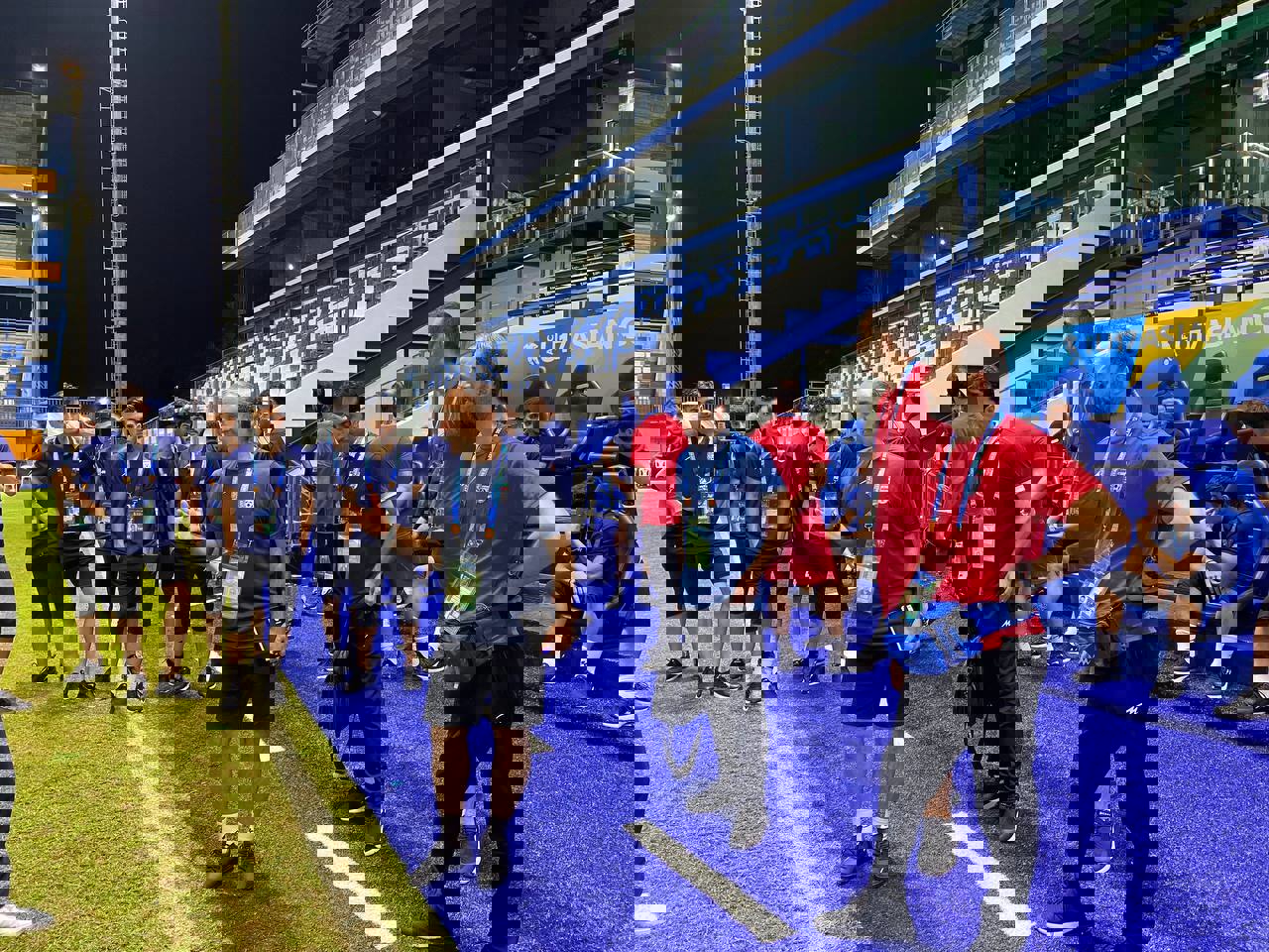 1890158