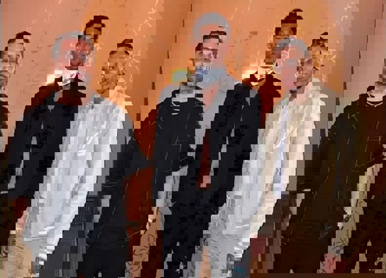 1890183