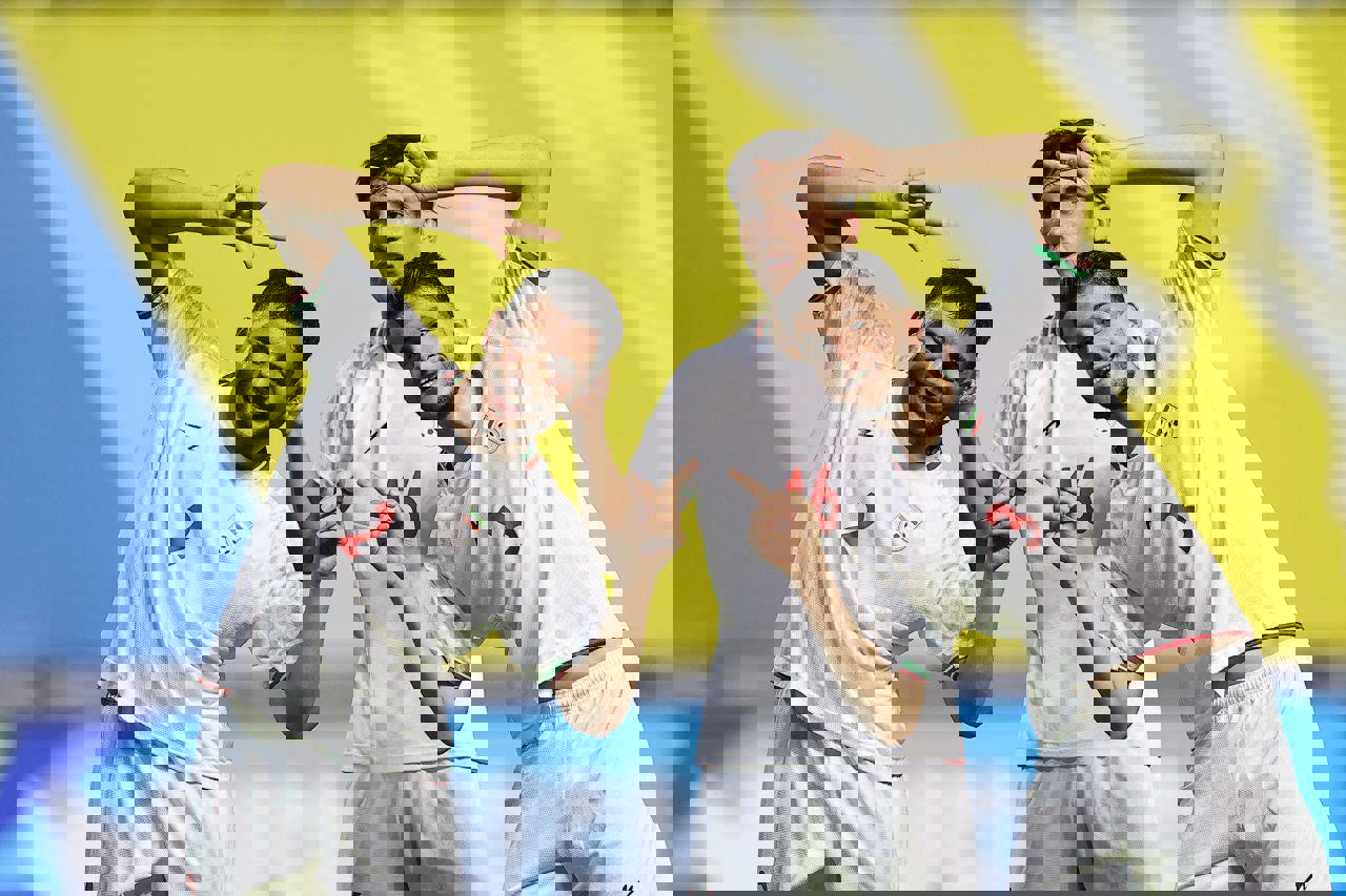 1890230