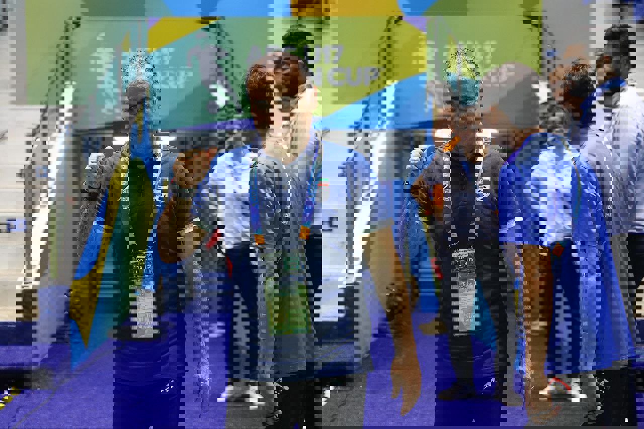 1890250