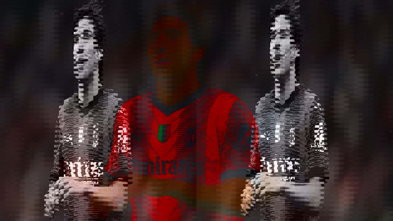 1890323
