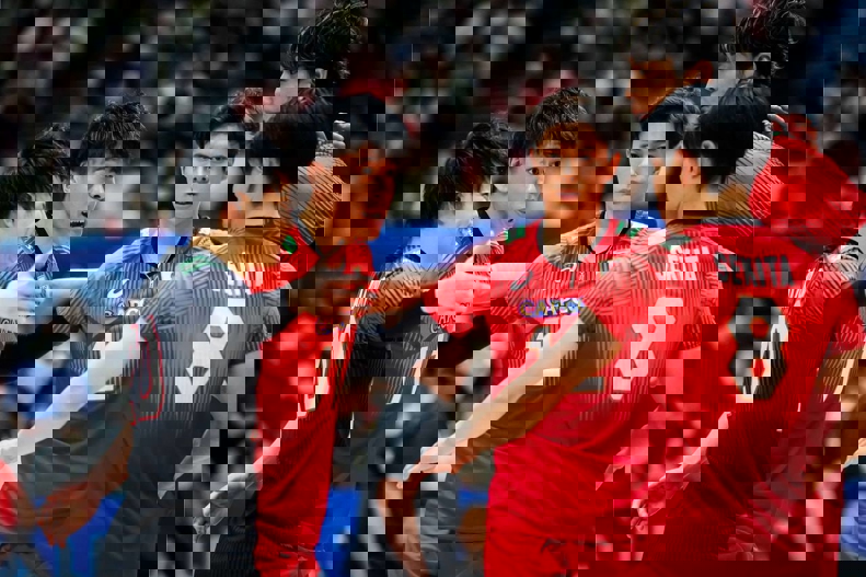 1890646