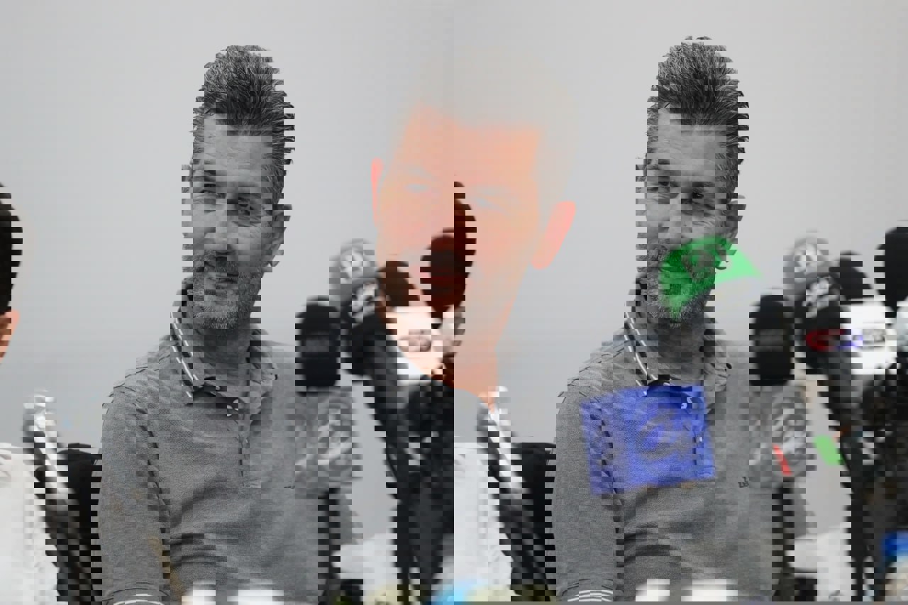 1890809