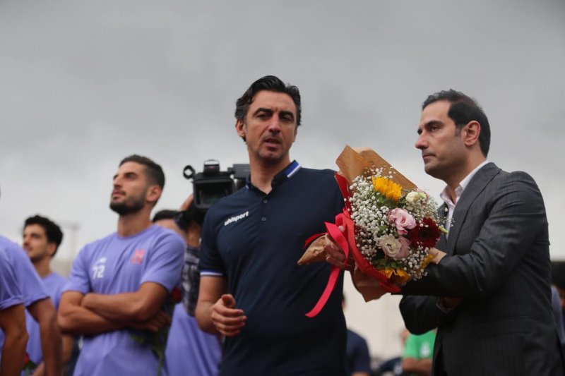 گلباران فوتبالدوستان شهر خسته توسط نساجچیها!