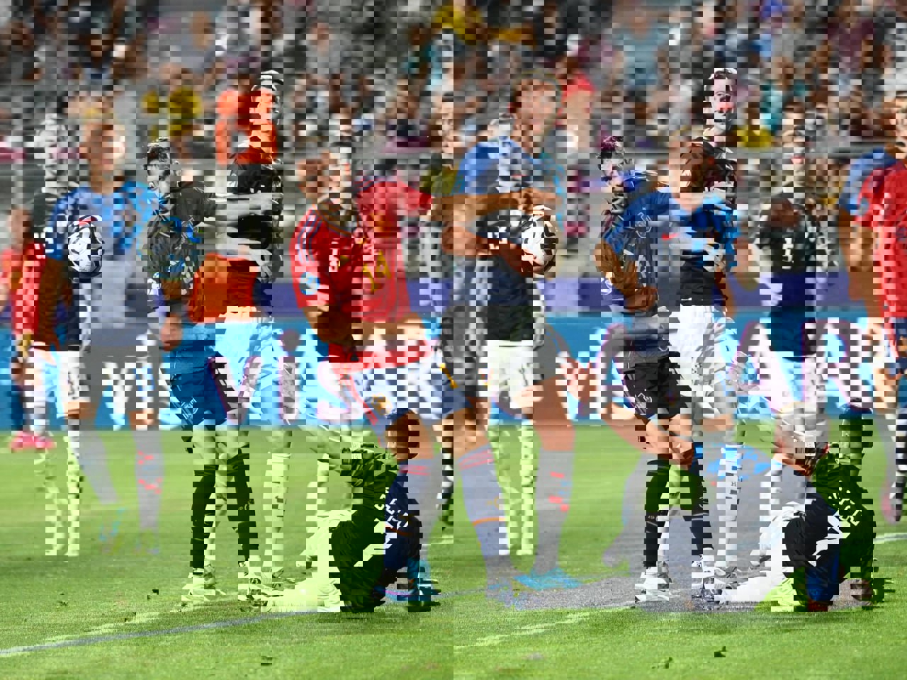 1890932