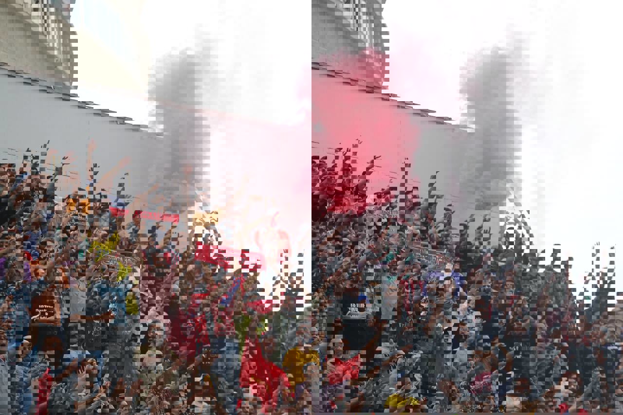 1890916