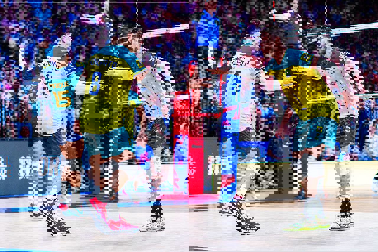 1890957