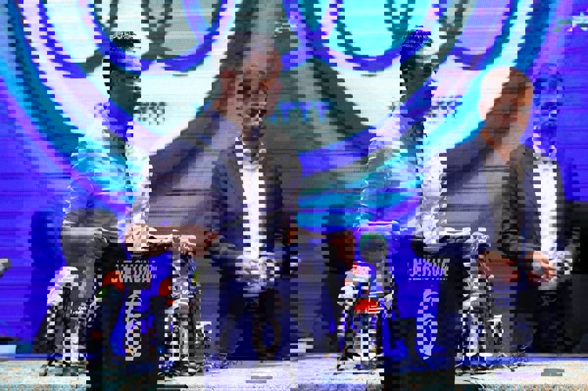 1891557