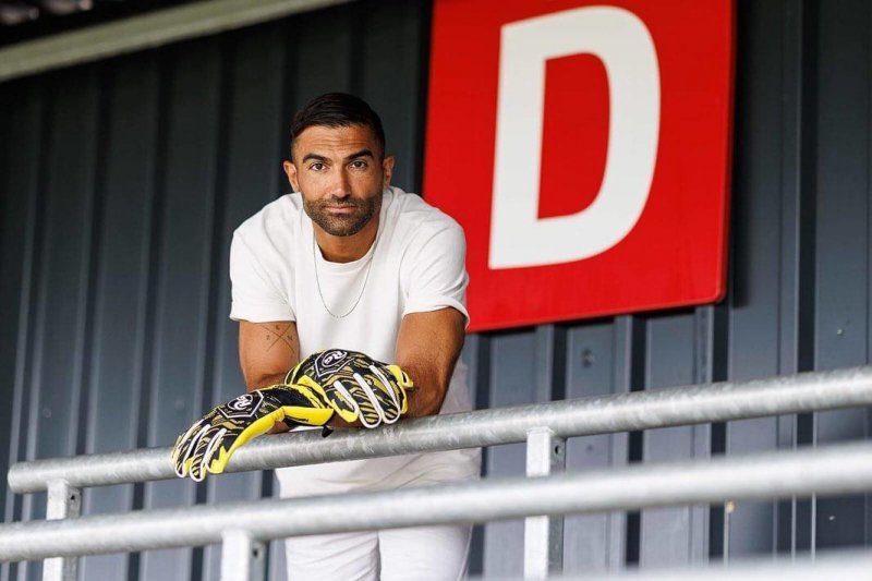 مربی لژیونر ایرانی روی نیمکت در اردیویسه