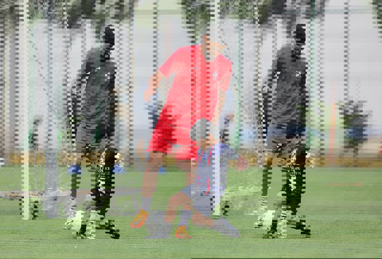 1892136